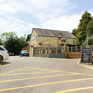 https://tyr-winch.cardiffhotelswales.com